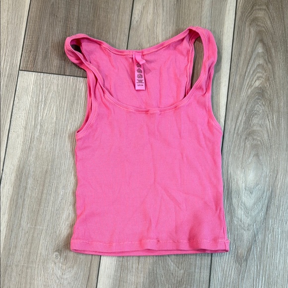 SKIMS Bubble Gum Pink Ribbed Tank Top Sz Small - Picture 1 of 3